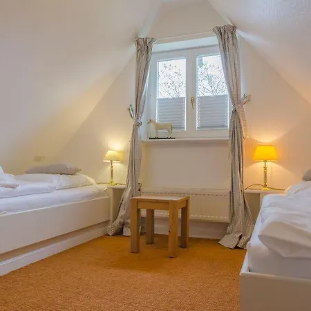 Senwai Hues Whg 4 韦斯特兰